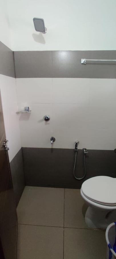 ホテル Apsara Residency Perintalmanna エクステリア 写真