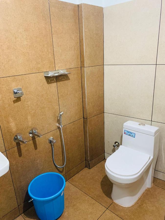 ホテル Apsara Residency Perintalmanna エクステリア 写真
