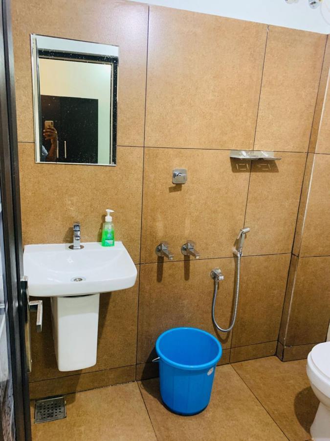 ホテル Apsara Residency Perintalmanna エクステリア 写真