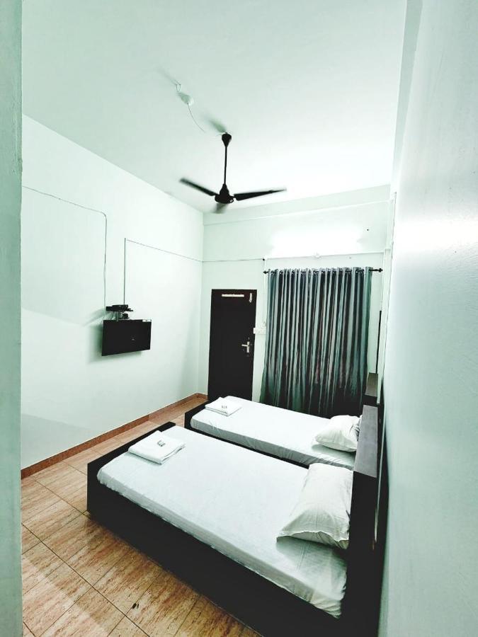 ホテル Apsara Residency Perintalmanna エクステリア 写真