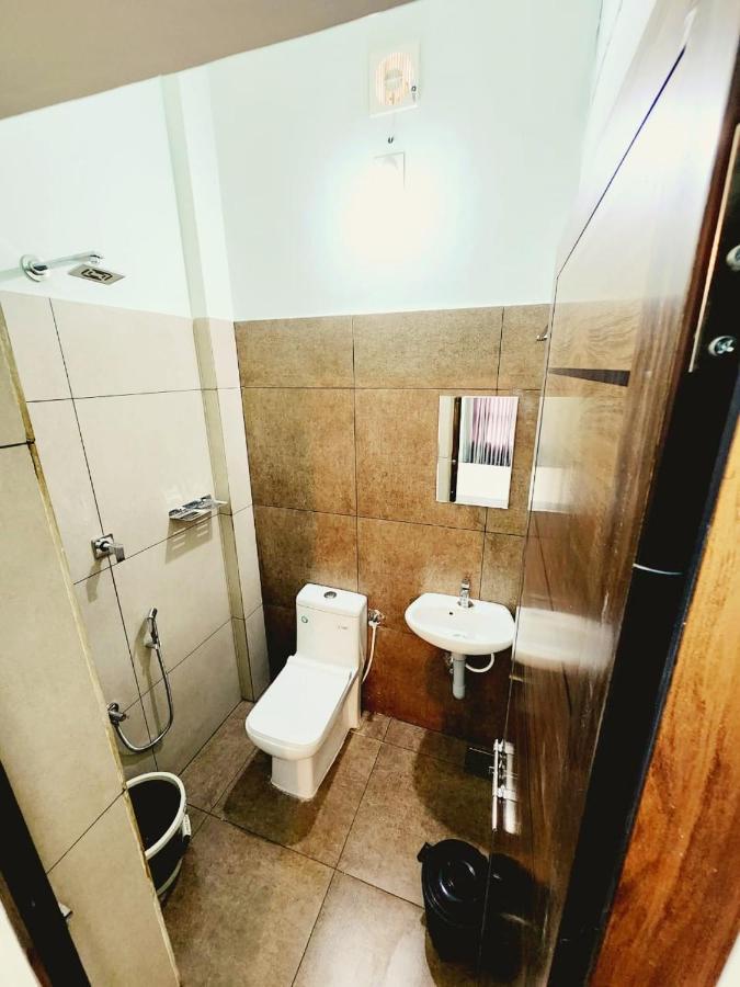 ホテル Apsara Residency Perintalmanna エクステリア 写真