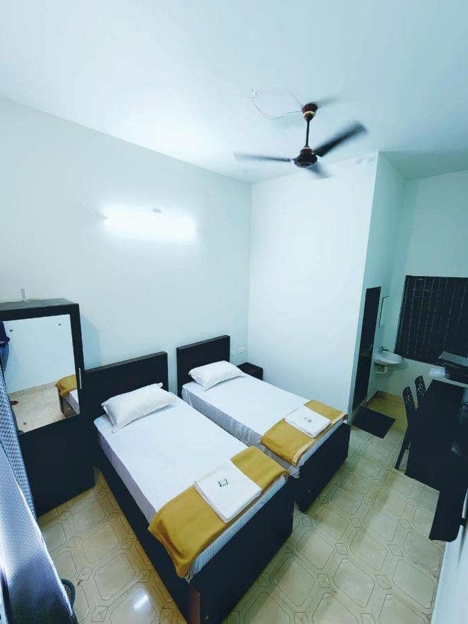ホテル Apsara Residency Perintalmanna エクステリア 写真