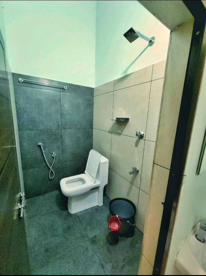 ホテル Apsara Residency Perintalmanna エクステリア 写真