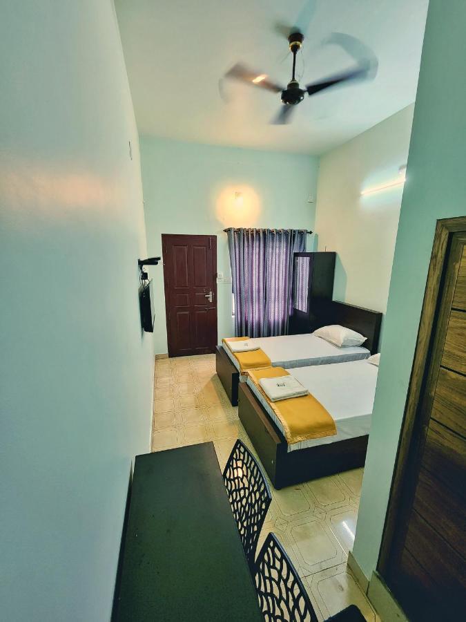 ホテル Apsara Residency Perintalmanna エクステリア 写真