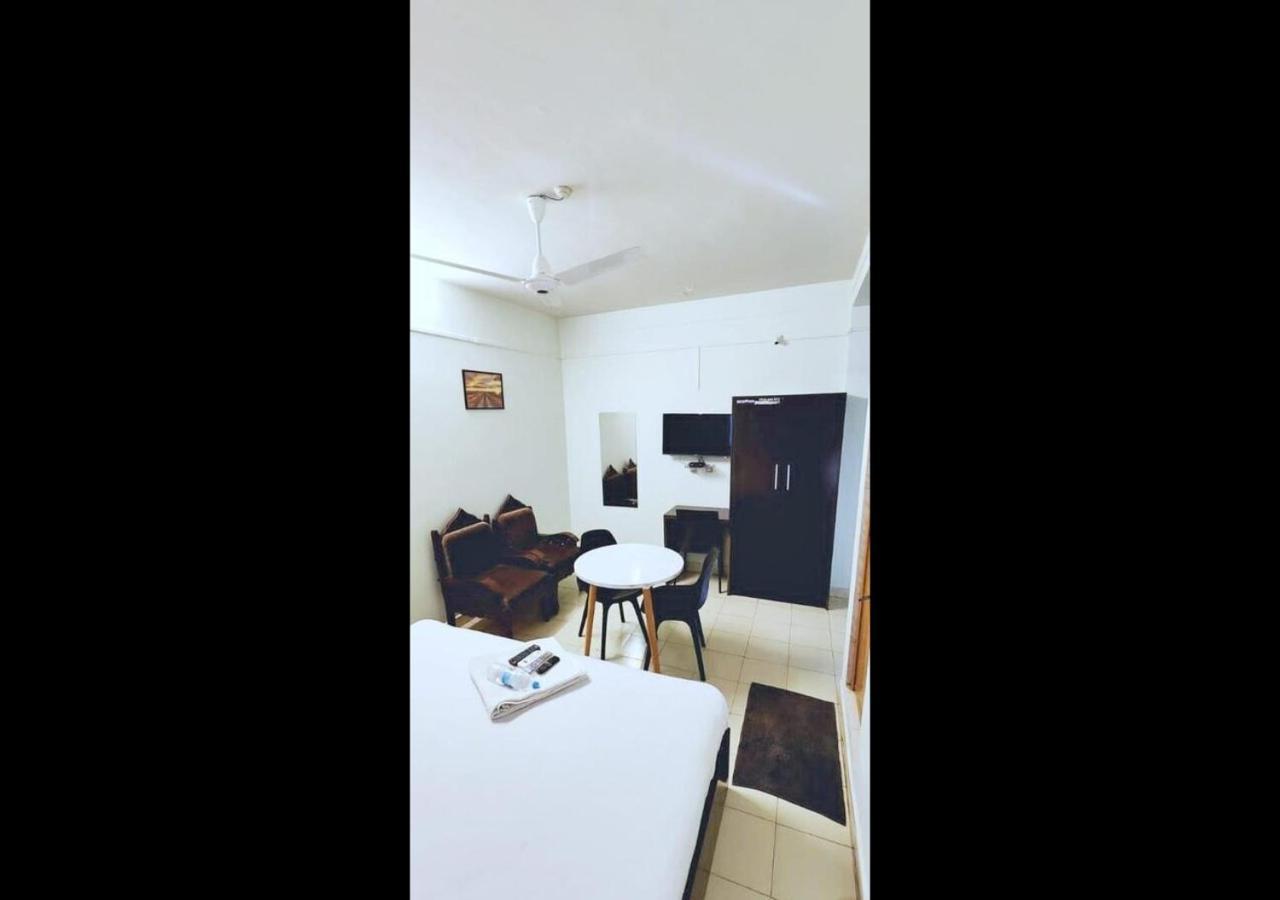 ホテル Apsara Residency Perintalmanna エクステリア 写真