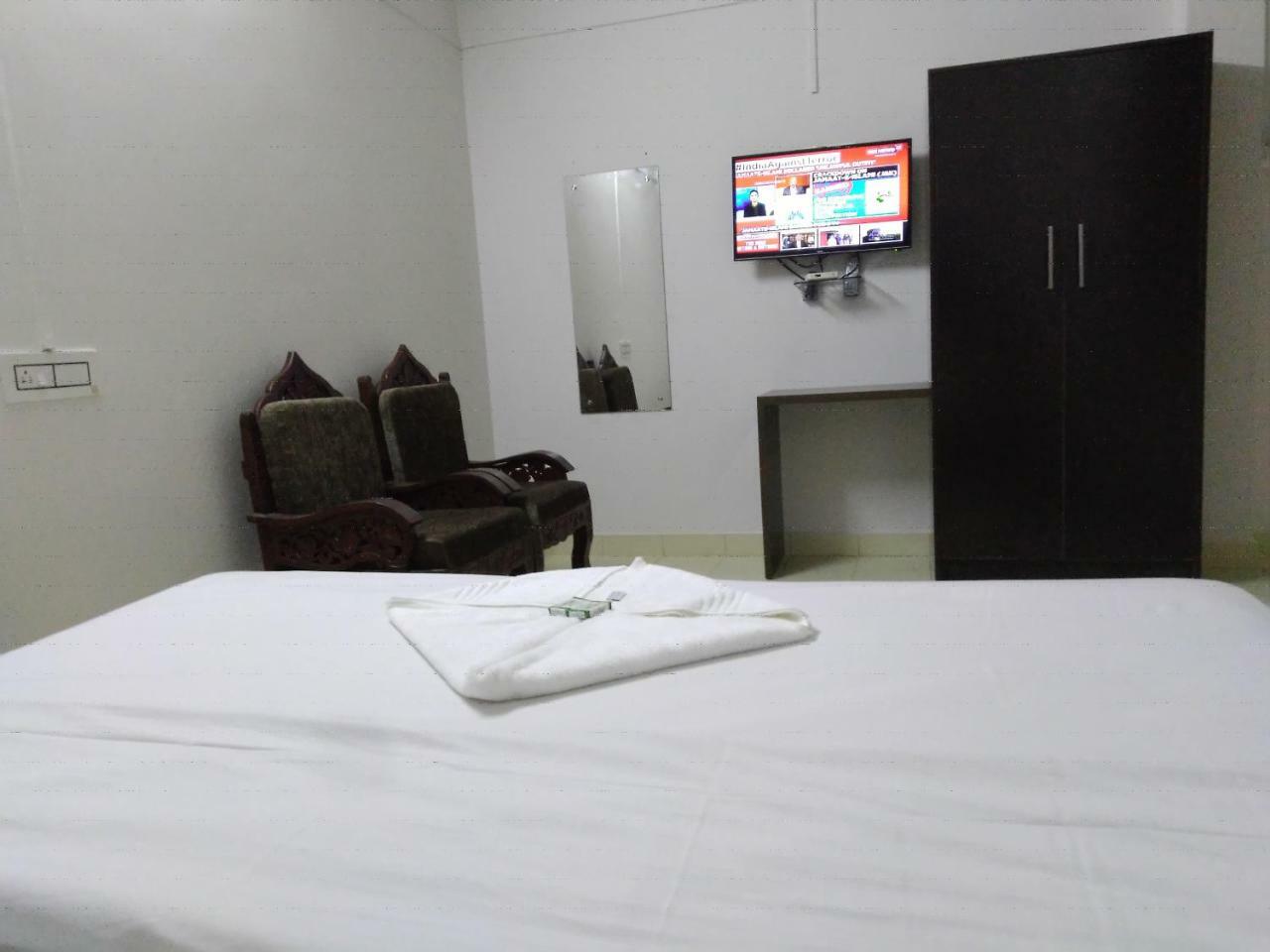 ホテル Apsara Residency Perintalmanna エクステリア 写真